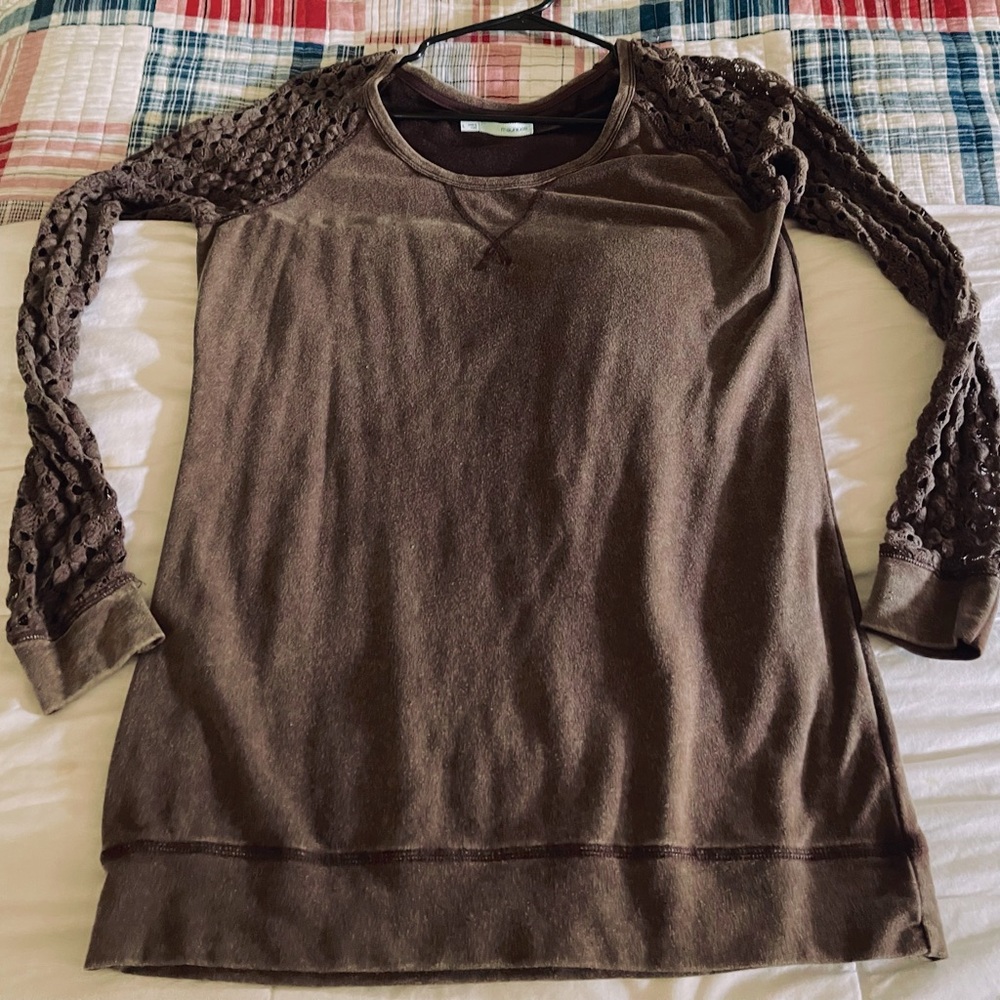Maurice's Comfortable Pullover with Unique Sleeves… Sz L 🤎